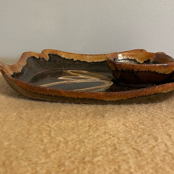 Signed Pottery Tray with Dip Bowl attached - Picture 5 of 5